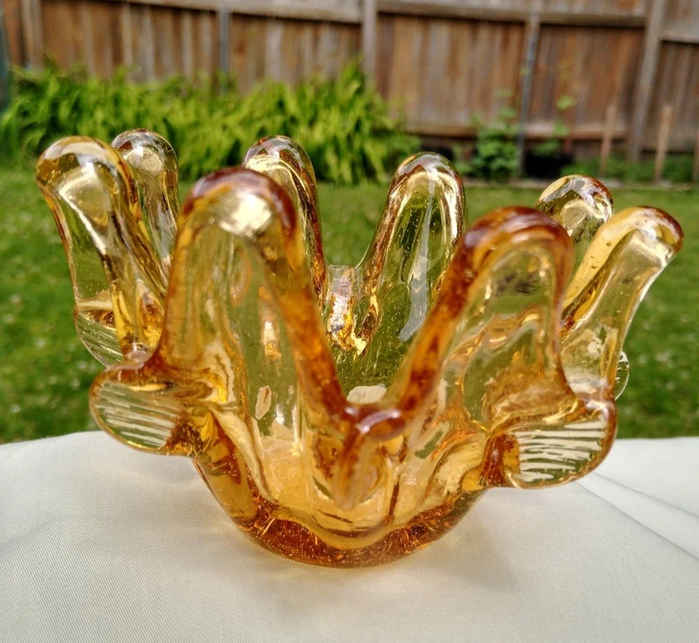 L E Smith Amber Art Glass Swung Bowl 5 Inch Pinched Fingers Simplicity Vintage